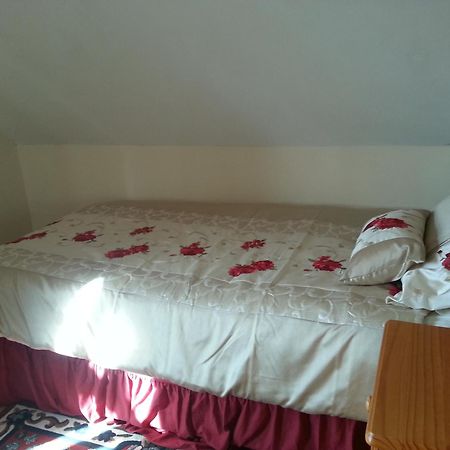 Glenmore House Ballycastle Room photo