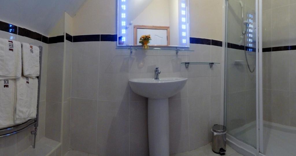 Glenmore House Ballycastle Room photo