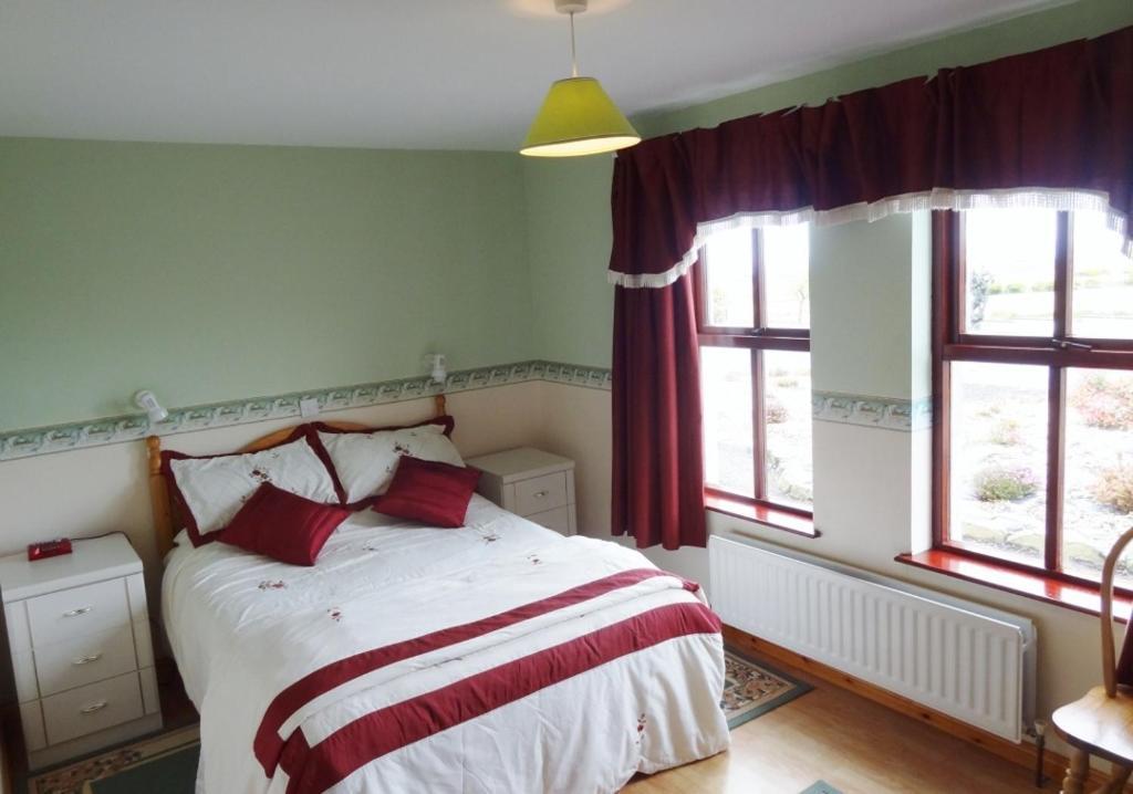 Glenmore House Ballycastle Room photo